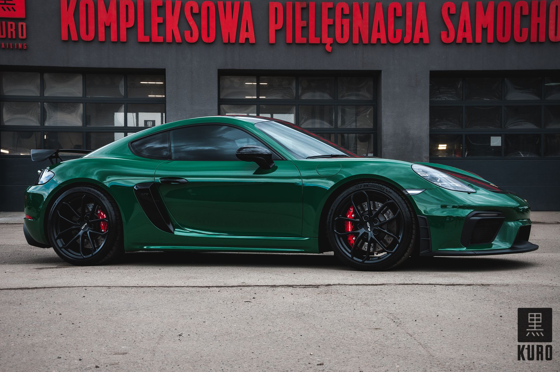 Porsche GT4